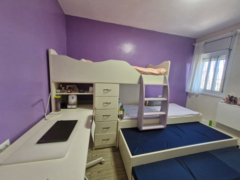 🛏️ מיטת קומותיים איכותית + שולחן כתיבה מובנה ומגירות !