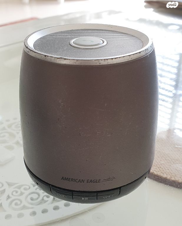 חמישה רמקולים בלוטוס שונים