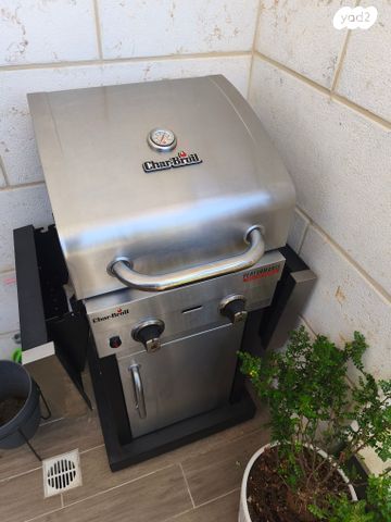 גריל Char Broil כולל בלון גז.