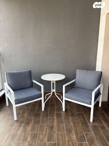 פינת ישיבה למרפסת