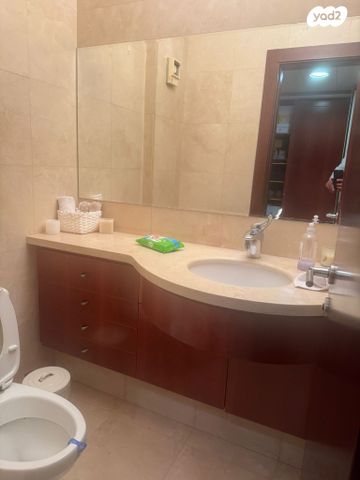 ארונות חדרי רחצה עץ מלא