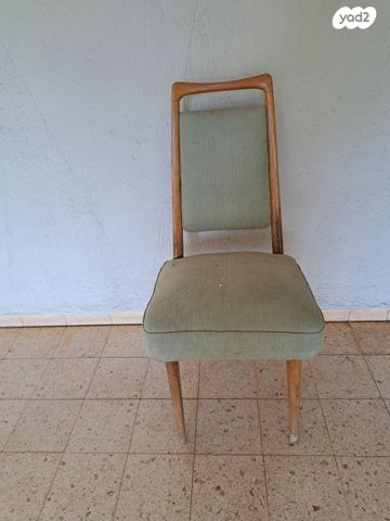 כסא וינטג מרופד