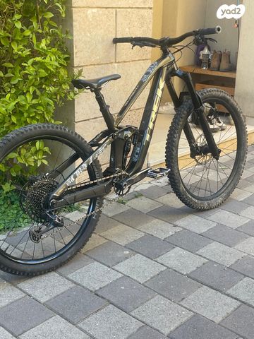 אופני אינדורו TREK SLASH 8