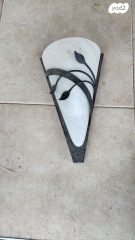 מנורות קיר