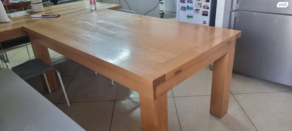 שולחן אוכל מעץ מלא