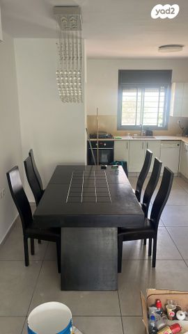 שולחן פינת אוכל +כסאות
