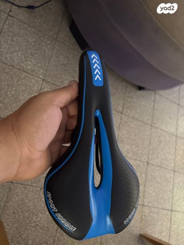 אפניים שיכוך מלא קפיץ