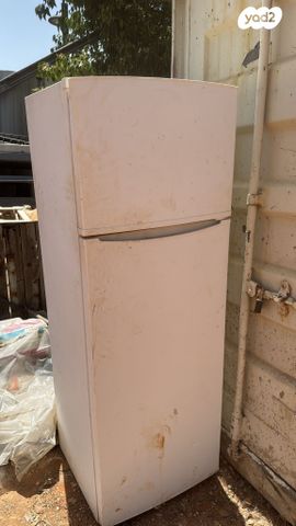 קונטיינר עם גג פאנל + מקרר