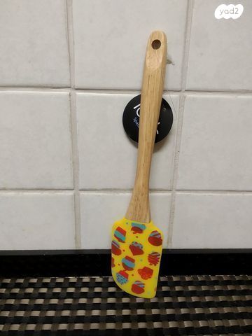 כלים שונים למטבח