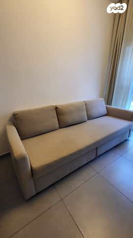 🛋️ ספת איקאה FRIHETEN תלת-מושבית נפתחת למיטה זוגית + ארגז מצעים – כמו חדשה! 🌟