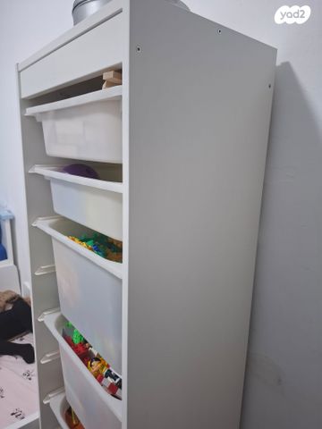 אחסון למשחקים עם מגירות