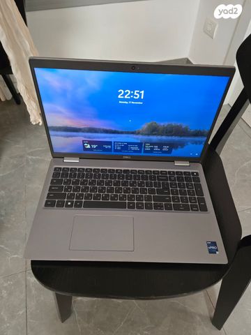 מחשב נייד+דוקינג+מסך