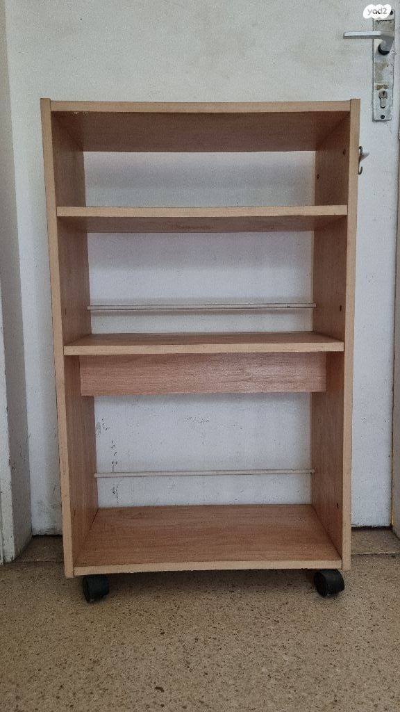 כוננית מדפים