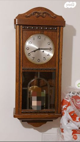 שעון עץ לקיר בעיצוב עתיק