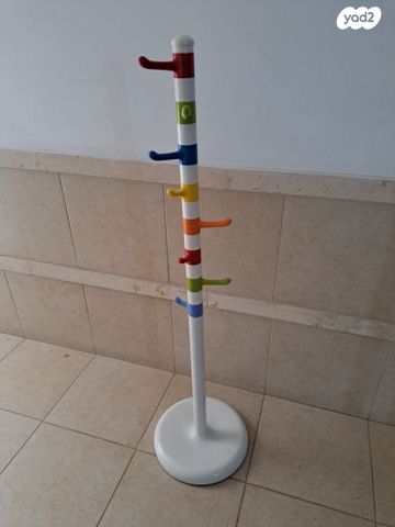 מתלה בגדים לילדים