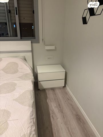 חדר שינה זוגי +2 שידות + קמודה