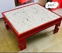 שולחן סלון נמכר עם שני ציורים,