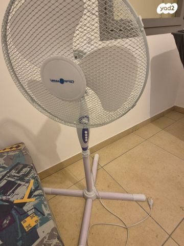 מאוורר עמוד של חברת בריזה