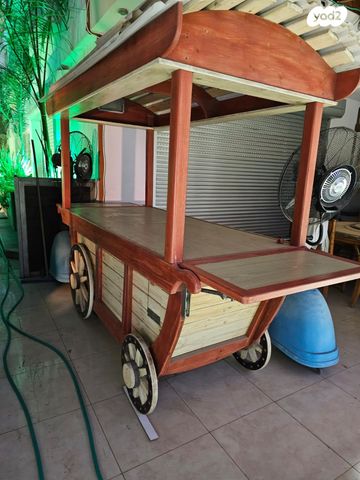 עגלת קפה מעץ מלא שמורה כחדשה