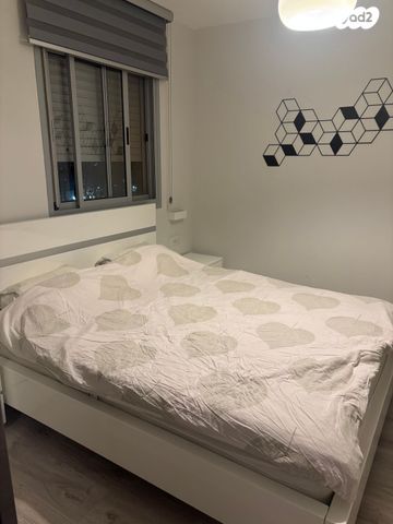 חדר שינה זוגי +2 שידות + קמודה