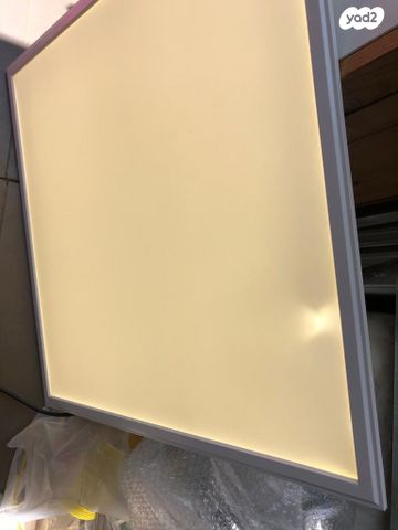 גוף תאורה לתיקרה אקוסטית חדש