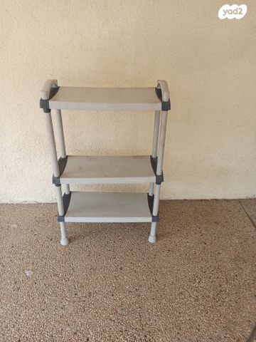 ארון מדפים בינוני