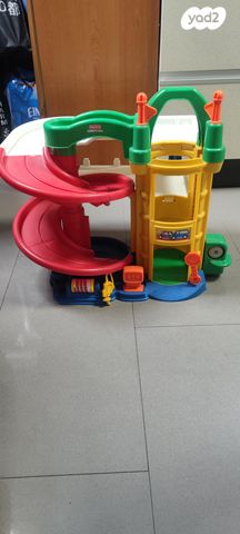 חניה מכוניות צעצוע