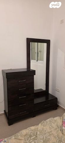 שידה/קומודה עם מראה