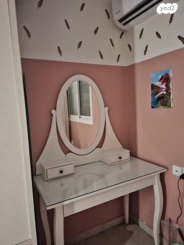 שולחן איפור