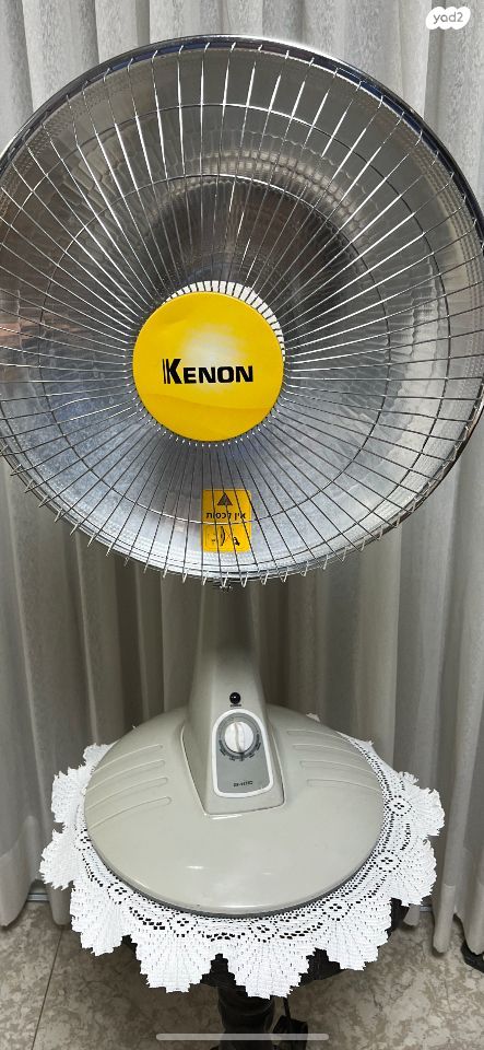 מקרין חום על עמוד מסתובב