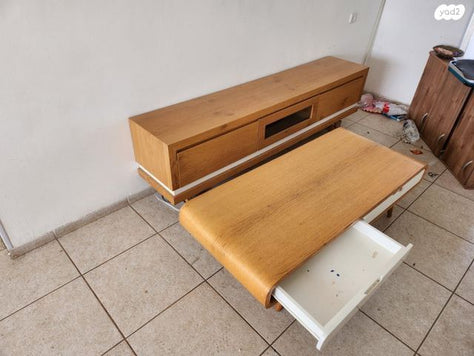 שולחן ומזנון לסלון