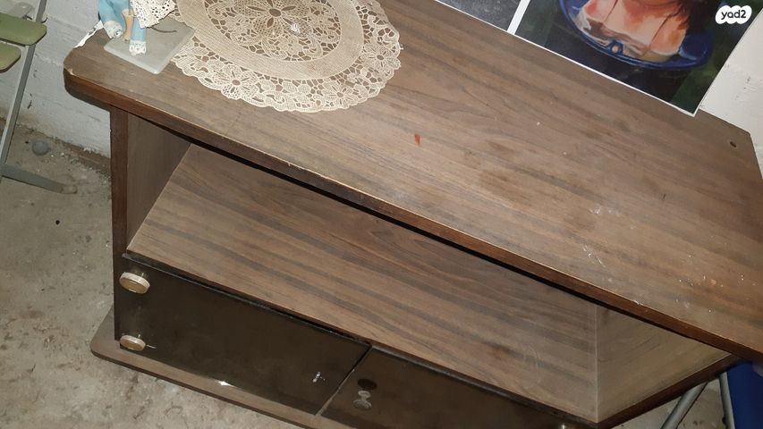 ארונית ו'ינטג לטלויזיה ועוד..