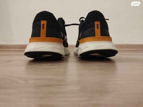 נעלי הליכה / ריצה NIKE