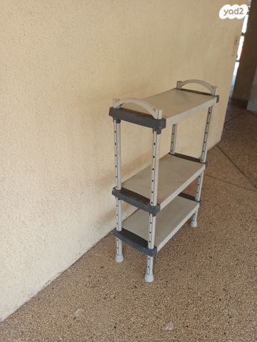 ארון מדפים בינוני