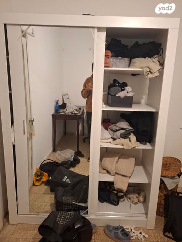 ארון שתי דלתות הזזה כמו חדש