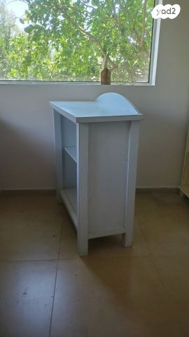 שידה מעץ מלא