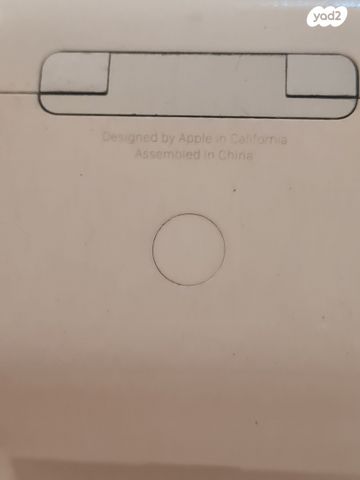 בתי טעינה של איירפודס AirPods