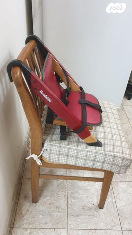 מושב הגבהה לתינוק לגובה השולחן