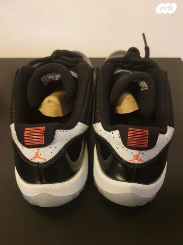 Air Jordan 11 infrared