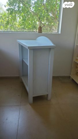 שידה מעץ מלא