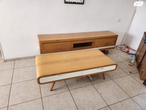 שולחן ומזנון לסלון