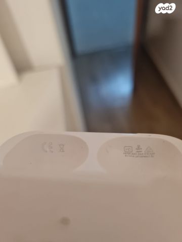 בתי טעינה של איירפודס AirPods
