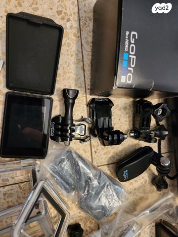 GoPro Hero 4 Black עם אביזרים