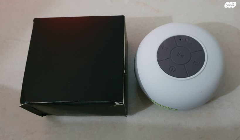 חמישה רמקולים בלוטוס שונים