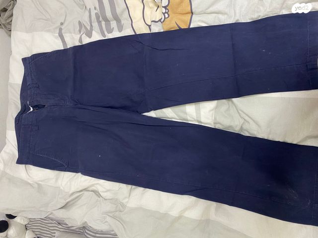 מכנסיים בצבע לבן שלnautica