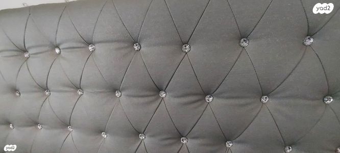 מיטה זוגית לבנה רוחב 1.60