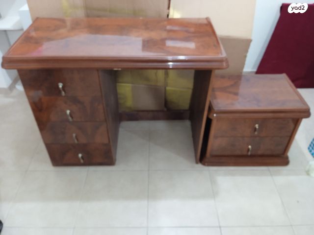 שולחן טואלט + שידת מגירות