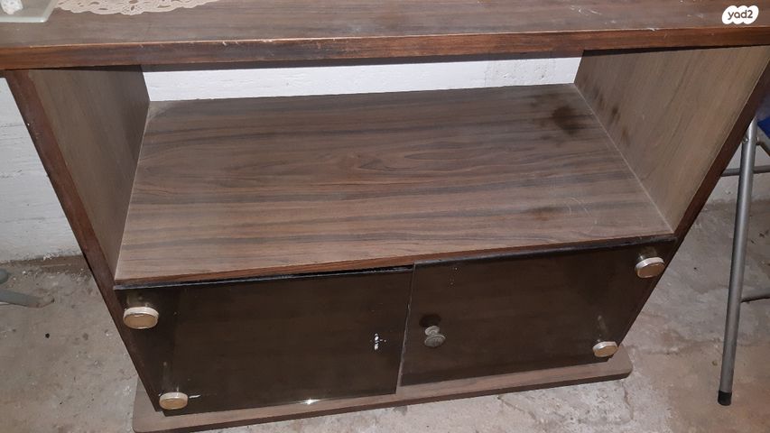 ארונית ו'ינטג לטלויזיה ועוד..