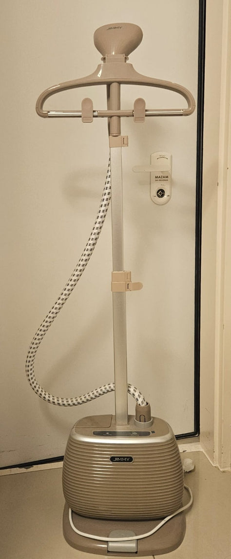 מגהץ קיטור אנכי