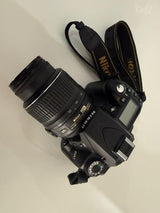 Nikon D90  + עדשה 18-55mm